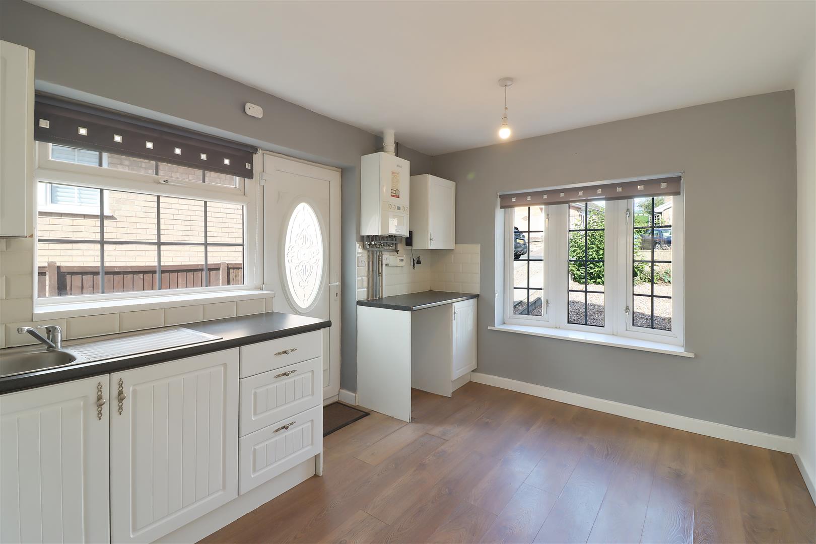 2 bed property in Pindale Avenue, Chesterfield